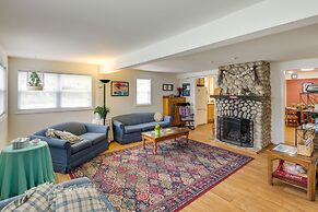 Charming Old Saybrook Home: Half-mi to Sand & Sea!