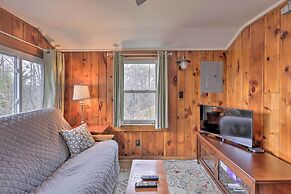 Walk to Marina: Cute Gilford Cottage w/ Grill