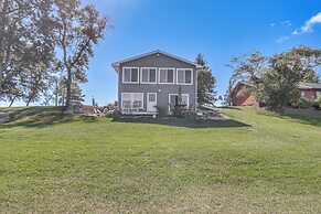 Lake Mary Cottage w/ Private Beach & Boat Dock