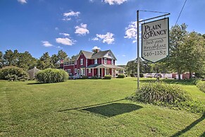 Cozy Ironton Cabin w/ Shared Pool & Private Patio!