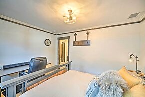 Rustic-chic Apartment w/ Gas Grill: 20 Mi to Msu!