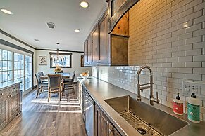 Rustic-chic Apartment w/ Gas Grill: 20 Mi to Msu!