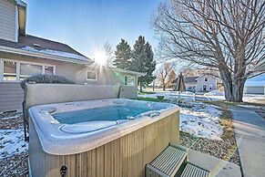 Rustic-chic Apartment w/ Gas Grill: 20 Mi to Msu!