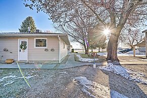 Rustic-chic Apartment w/ Gas Grill: 20 Mi to Msu!