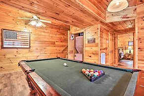 3 Mi to Dollywood: Hot Tub Hideaway in Smoky Mtns