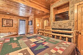 3 Mi to Dollywood: Hot Tub Hideaway in Smoky Mtns