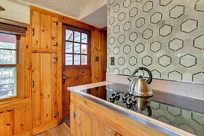 Cozy Catskills Cottage: Creekside Deck & Fire Pit