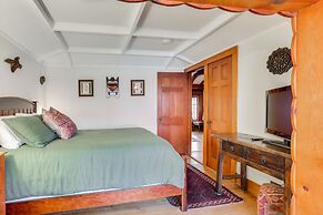 Cozy Catskills Cottage: Creekside Deck & Fire Pit