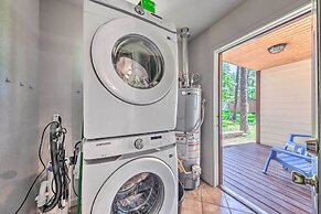 Pet-friendly Ruidoso Home w/ Deck & Forest Views!