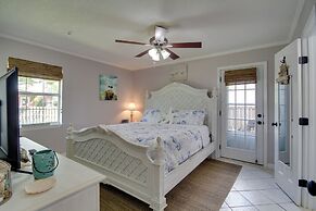 Charming Family Cottage Near Pass Christian Beach!