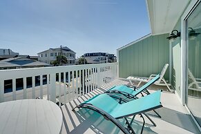 Condo w/ 2 Decks - Steps to Wrightsville Beach!