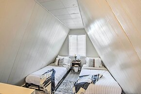 Charming Evanston A-frame: Dog Friendly!