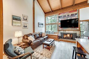 1 Mi to Northstar Village: Pet-friendly Condo!