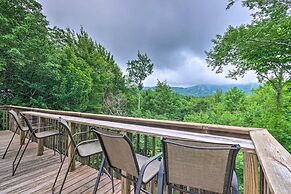 Decks & Scenic Views: Beech Mountain Cabin!
