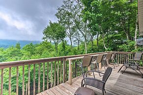 Decks & Scenic Views: Beech Mountain Cabin!
