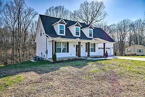 Goodlettsville Home ~ 4 Miles to Raceway!