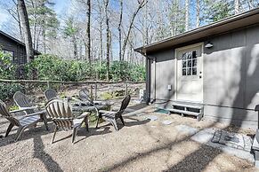 Luxury Highlands Cottage w/ Deck + Fireplace!