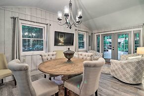 Luxury Highlands Cottage w/ Deck + Fireplace!
