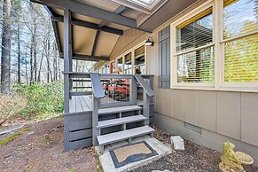 Luxury Highlands Cottage w/ Deck + Fireplace!