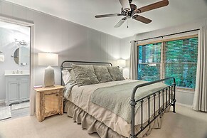 Luxury Highlands Cottage w/ Deck + Fireplace!