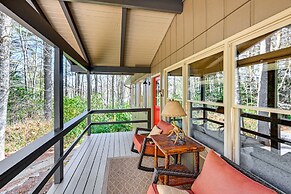 Luxury Highlands Cottage w/ Deck + Fireplace!