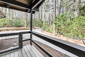 Luxury Highlands Cottage w/ Deck + Fireplace!