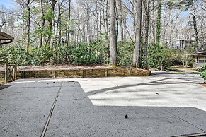 Luxury Highlands Cottage w/ Deck + Fireplace!