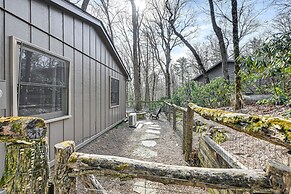 Luxury Highlands Cottage w/ Deck + Fireplace!