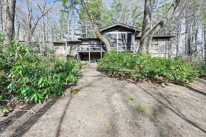 Luxury Highlands Cottage w/ Deck + Fireplace!