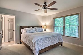 Luxury Highlands Cottage w/ Deck + Fireplace!