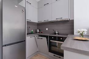 Krakow Family Apartment by Renters