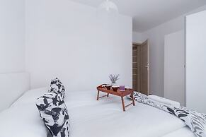 Krakow Family Apartment by Renters