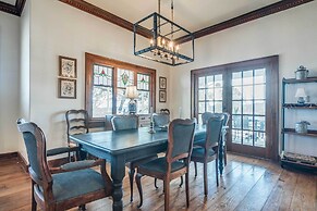 Beautiful Hill Country Ranch Home - 4 Mi to Town!