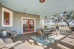 Beautiful Hill Country Ranch Home - 4 Mi to Town!