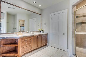 Beautiful Hill Country Ranch Home - 4 Mi to Town!