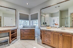 Beautiful Hill Country Ranch Home - 4 Mi to Town!