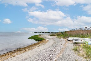 Beautiful Portsmouth Cottage By the Sea w/ Jacuzzi