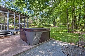 Charming Emerald Lakes Cottage w/ Hot Tub!