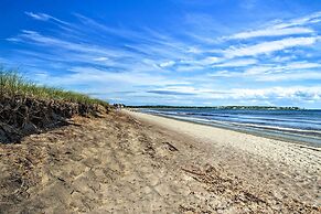 Charming Pine Point Cottage - 2 Blocks to Ocean!