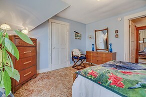 Quiet Farmhouse Retreat w/ Fire Pit - Pets Welcome