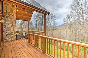 Game Room & Fire Pit: Spacious Elk Park Lodge!