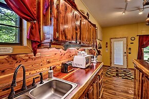 Ouachita River Cabin: Royal Haven w/ Dock!