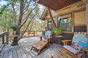 'horse Thief Inn' Cabin Retreat w/ Deck & Hot Tub!