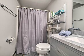 Downtown Grand Haven Apt < 1 Mi to Lake Michigan