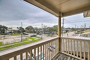 Apt w/ Balconies - Steps to Kemah Boardwalk!