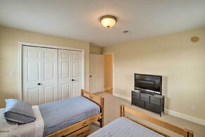 Apt w/ Balconies - Steps to Kemah Boardwalk!