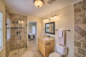 Apt w/ Balconies - Steps to Kemah Boardwalk!