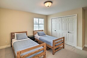 Apt w/ Balconies - Steps to Kemah Boardwalk!