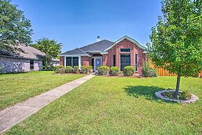 Family-friendly Rowlett Home ~ 23 Mi to Dallas