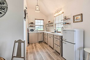 On-site Pond & Fire Pit: Montague Retreat!